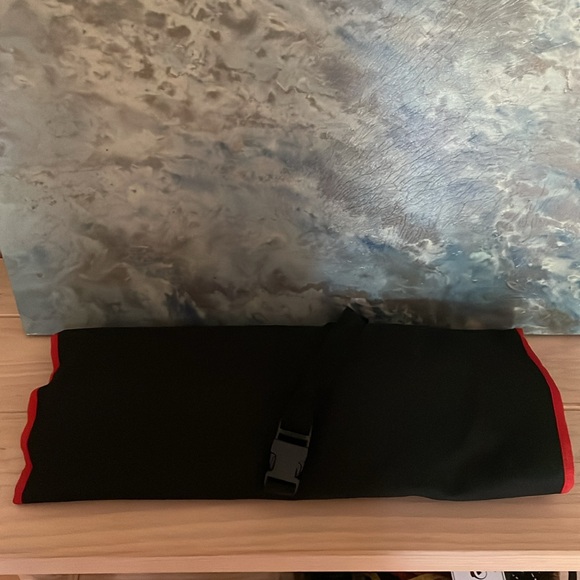 ARBONNE LOGO’D grilling set apron tools salt pepper shaker mitt NEW without tags - Picture 5 of 5